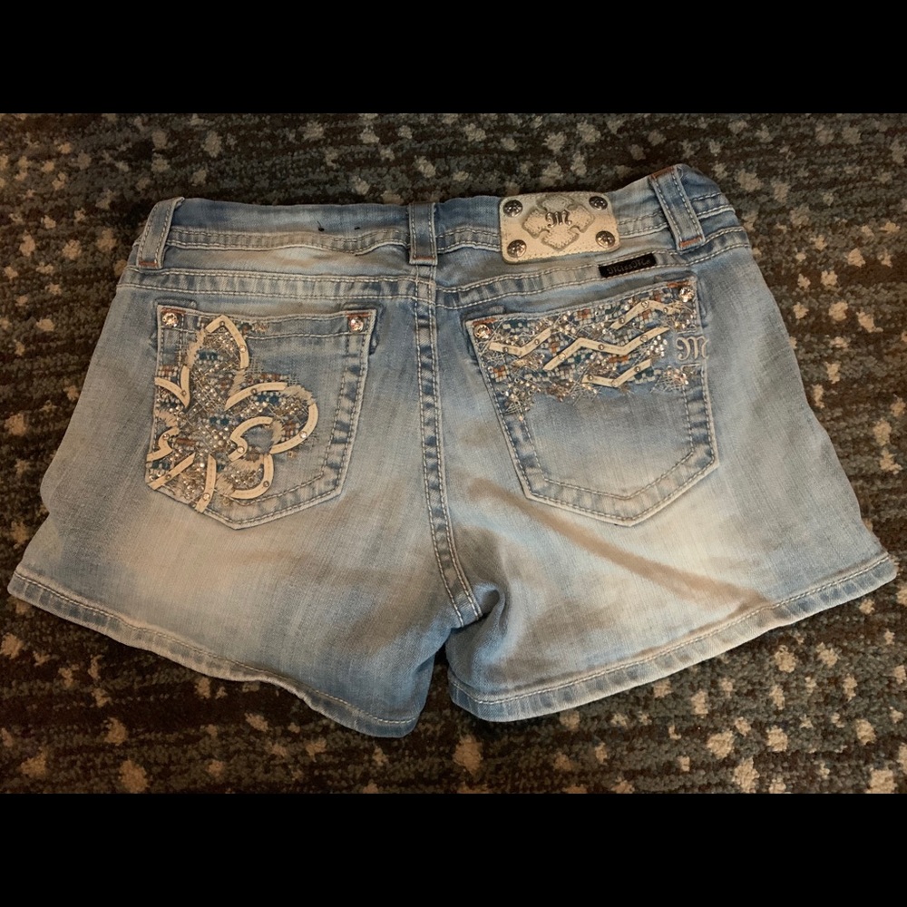 Miss Me shorts mid-rise
